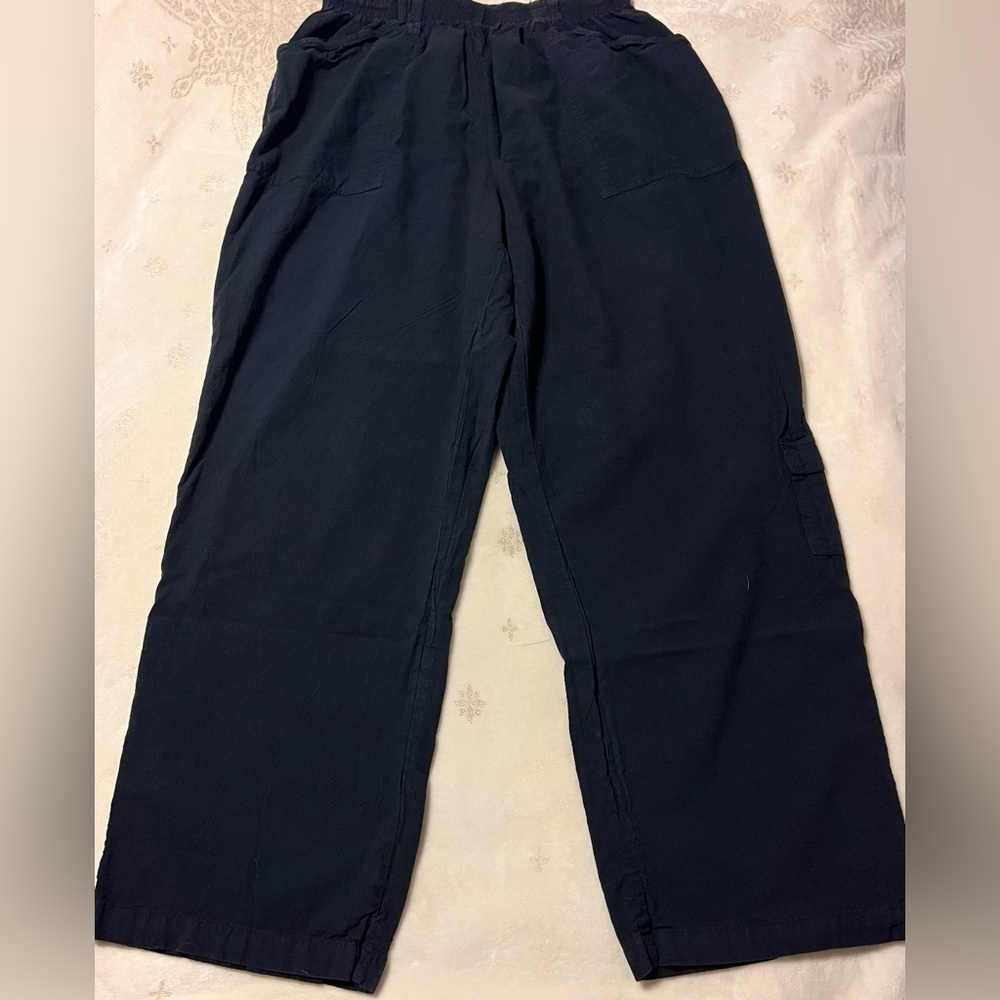 EUC White Stag Women's Black Relaxed Fit Cargo Pants/Capris size S/M